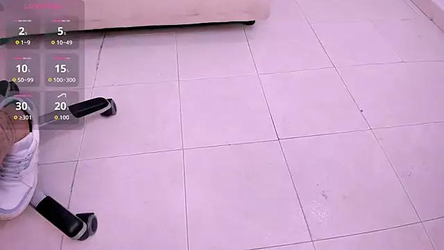 Luci_Rose from StripChat is Freechat