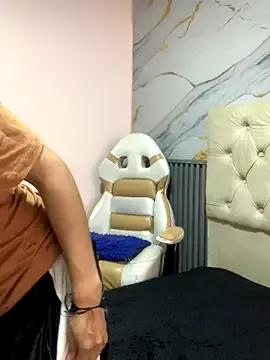 Lucia_20x from StripChat is Freechat