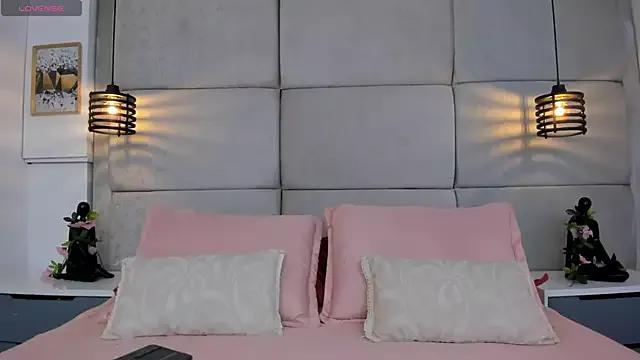 LuciaBenett from StripChat is Freechat