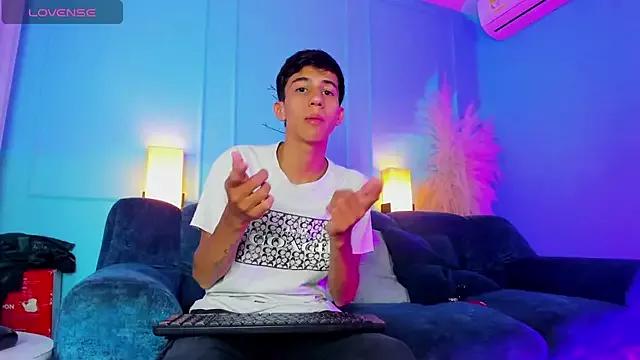 Photos of Lucian_Davi from StripChat is Freechat