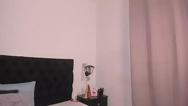Lucio__Fox from StripChat is Freechat