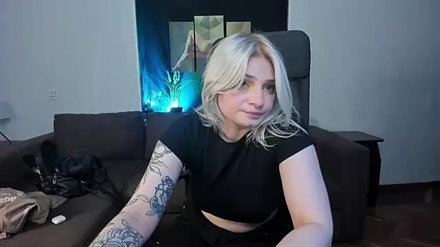 lucky_vivi_go from StripChat is Freechat