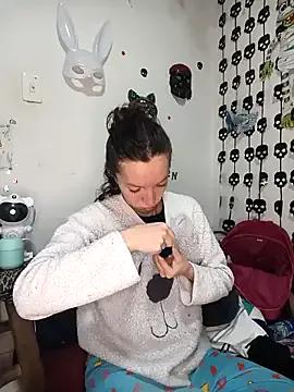 Lucy_colee from StripChat is Freechat