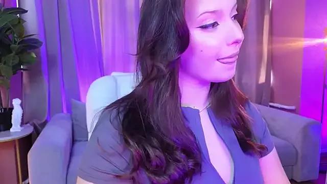 Lucy_louras from StripChat is Freechat