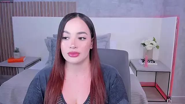 Lucy_Ravenn from StripChat is Freechat