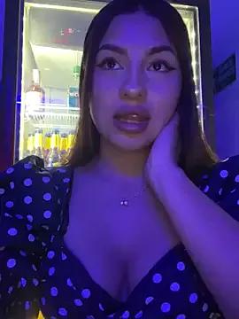 lucykinky22 from StripChat is Freechat