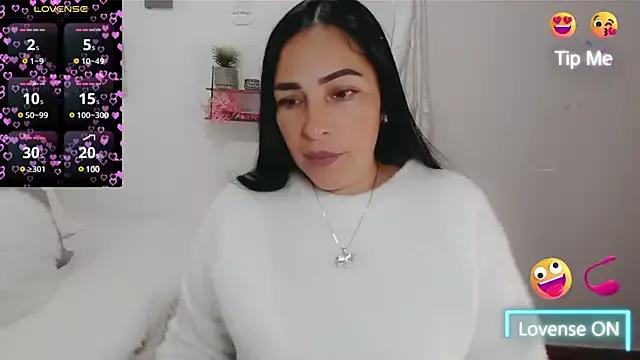 luna_lgomez_ from StripChat is Freechat