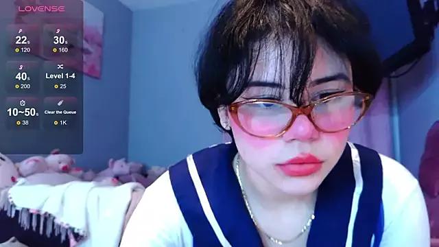 LunaMilav from StripChat is Freechat