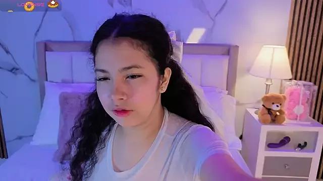 LunaRosse_ from StripChat is Freechat