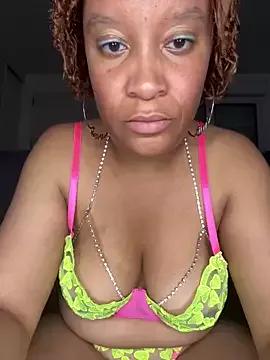 Lunasensualedelisla from StripChat is Freechat