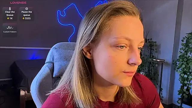 LunaShelter from StripChat is Freechat