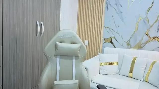 Madam_Hott from StripChat is Freechat