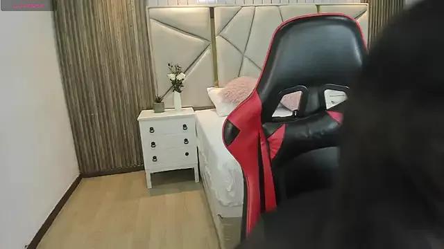 Maddy_XOXO_HOT from StripChat is Freechat
