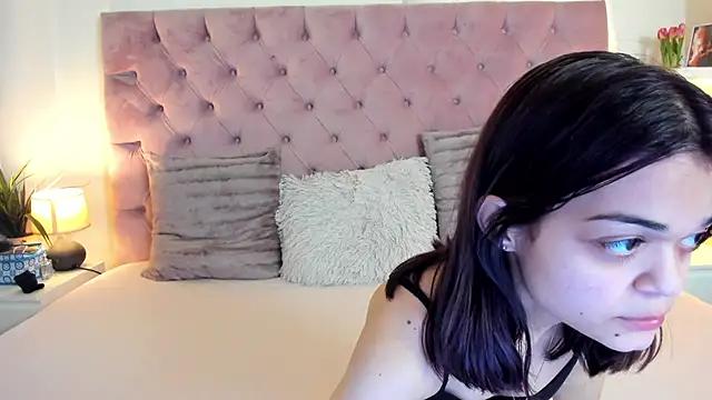 MaiaMini from StripChat