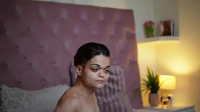 MaiaMini from StripChat