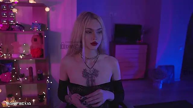 Girls free live sex cams: Check out the satisfaction of typing and cam2cam with our sensual livestreamers, who will teach you all about temptation and desires with their smoking hot physiques.