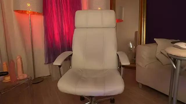 Margo_Pearls from StripChat is Freechat