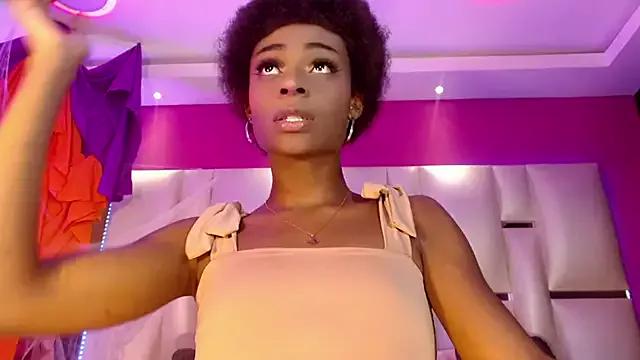 MariahMendezz from StripChat is Freechat