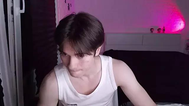 MarkusDean from StripChat is Freechat