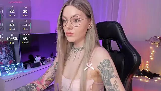 Marta_May_ from StripChat is Freechat