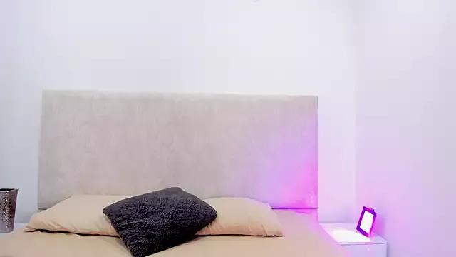 Martinaa_Garcia from StripChat is Freechat