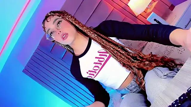 maryam-fox from StripChat is Freechat