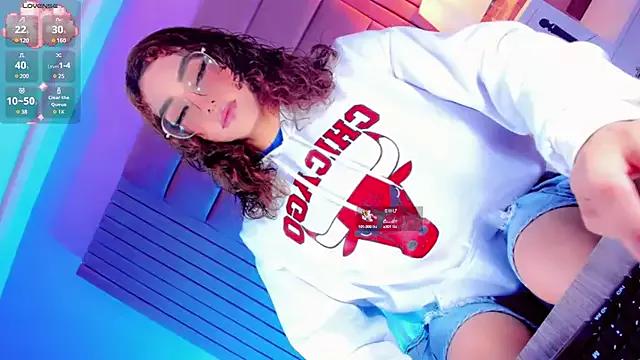 maryam-fox from StripChat is Freechat