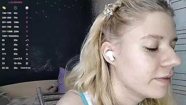 MaryjaneSpider from StripChat is Freechat