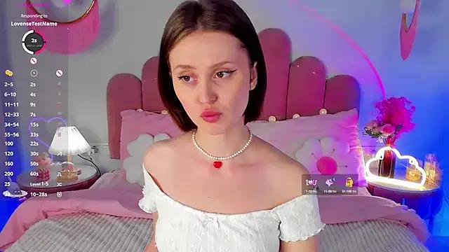 MaryLew from StripChat is Freechat