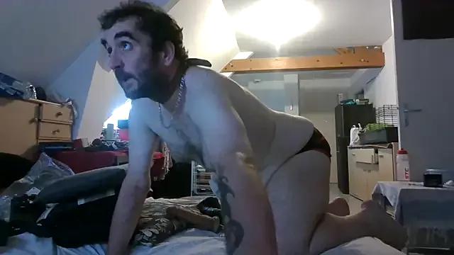 Mastersanges from StripChat is Freechat