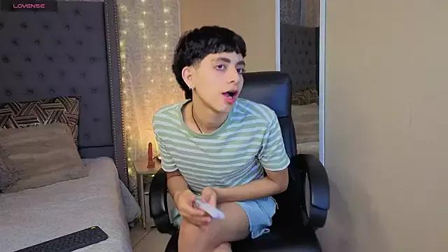 Matty_Sparkk from StripChat is Freechat