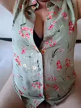 Mature_hot_mom from StripChat is Freechat