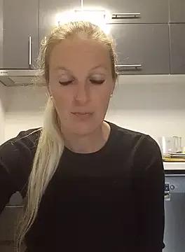 MaviePearl from StripChat is Freechat