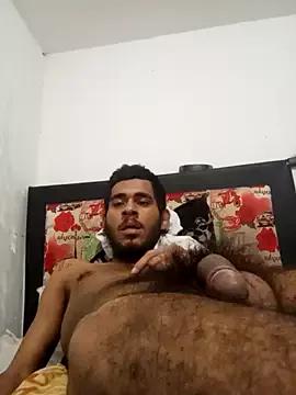 MaximoSualteza777 from StripChat is Freechat