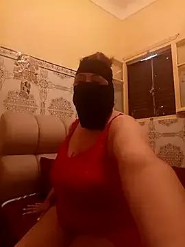 mayakhalyfaa from StripChat is Freechat
