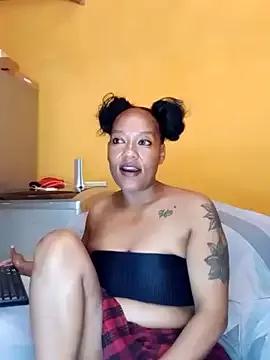 MayaMellow210 from StripChat is Freechat