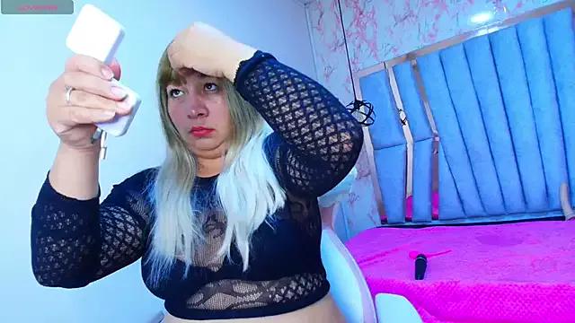 MaylinRosse_ from StripChat is Freechat