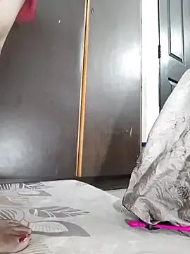 meenu_baby from StripChat is Freechat