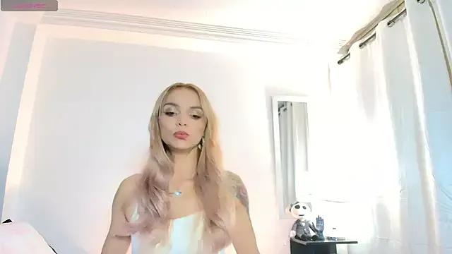 MeganLorensx from StripChat is Freechat