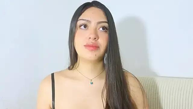Melanie-Roberts from StripChat is Freechat