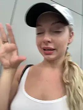 Girls free live sex cams: Check out the satisfaction of typing and cam2cam with our sensual livestreamers, who will teach you all about temptation and desires with their smoking hot physiques.