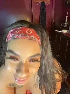 mellowyelloo from StripChat