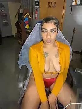 mellowyelloo from StripChat