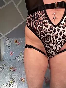 Girls free live sex cams: Check out the satisfaction of typing and cam2cam with our sensual livestreamers, who will teach you all about temptation and desires with their smoking hot physiques.