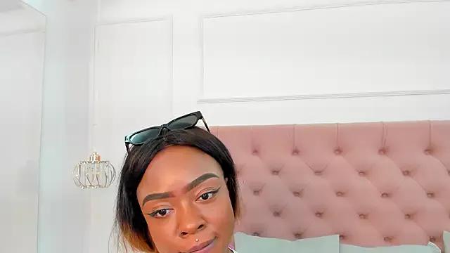 mia_schwarz from StripChat is Freechat