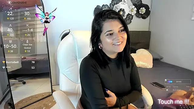 mia_traveluxe from StripChat is Freechat