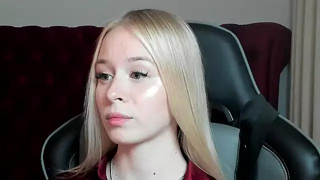 MiaGraces from StripChat is Freechat