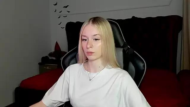 MiaGraces from StripChat is Freechat