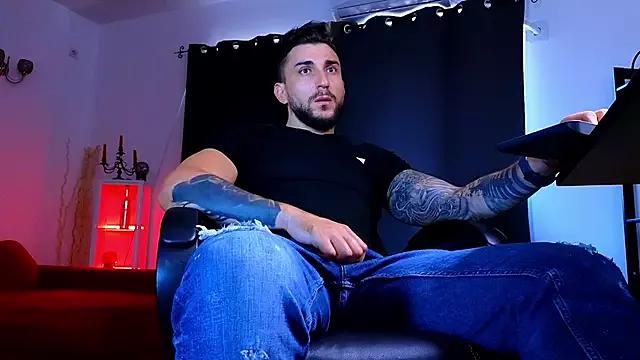 MightyAaron66 from StripChat is Freechat