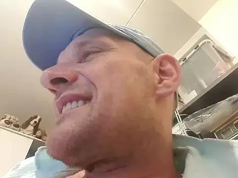 mikeythebestsucker from StripChat is Freechat